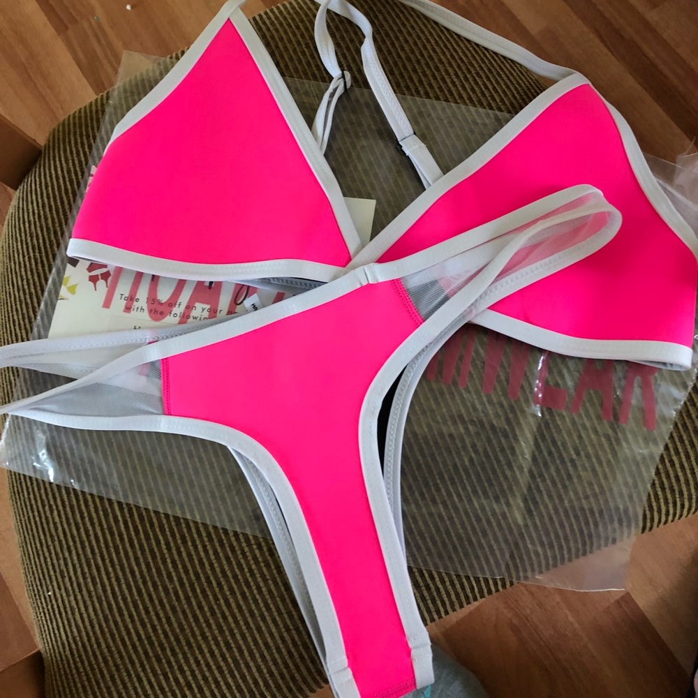 Hoaka Kendall neon pink set